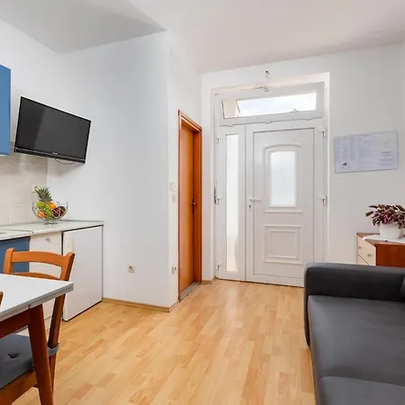 Apartment Mirjana Za 2 Osobe, Kornic, Otok Krk Kornić