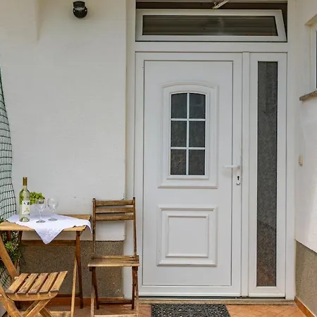 Apartment Mirjana Za 2 Osobe, Kornic, Otok Krk *