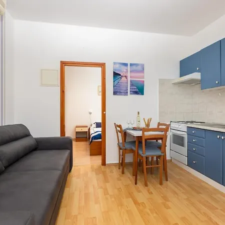 Apartment Mirjana Za 2 Osobe, Kornic, Otok Krk Kornić