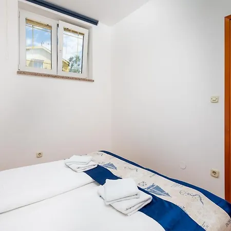 Apartment Mirjana Za 2 Osobe, Kornic, Otok Krk Kornić